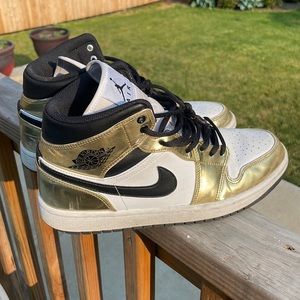 Nike Air Jordan Gold Size 8.5 Men’s